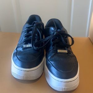 Black Nike Air Force 1 sage low